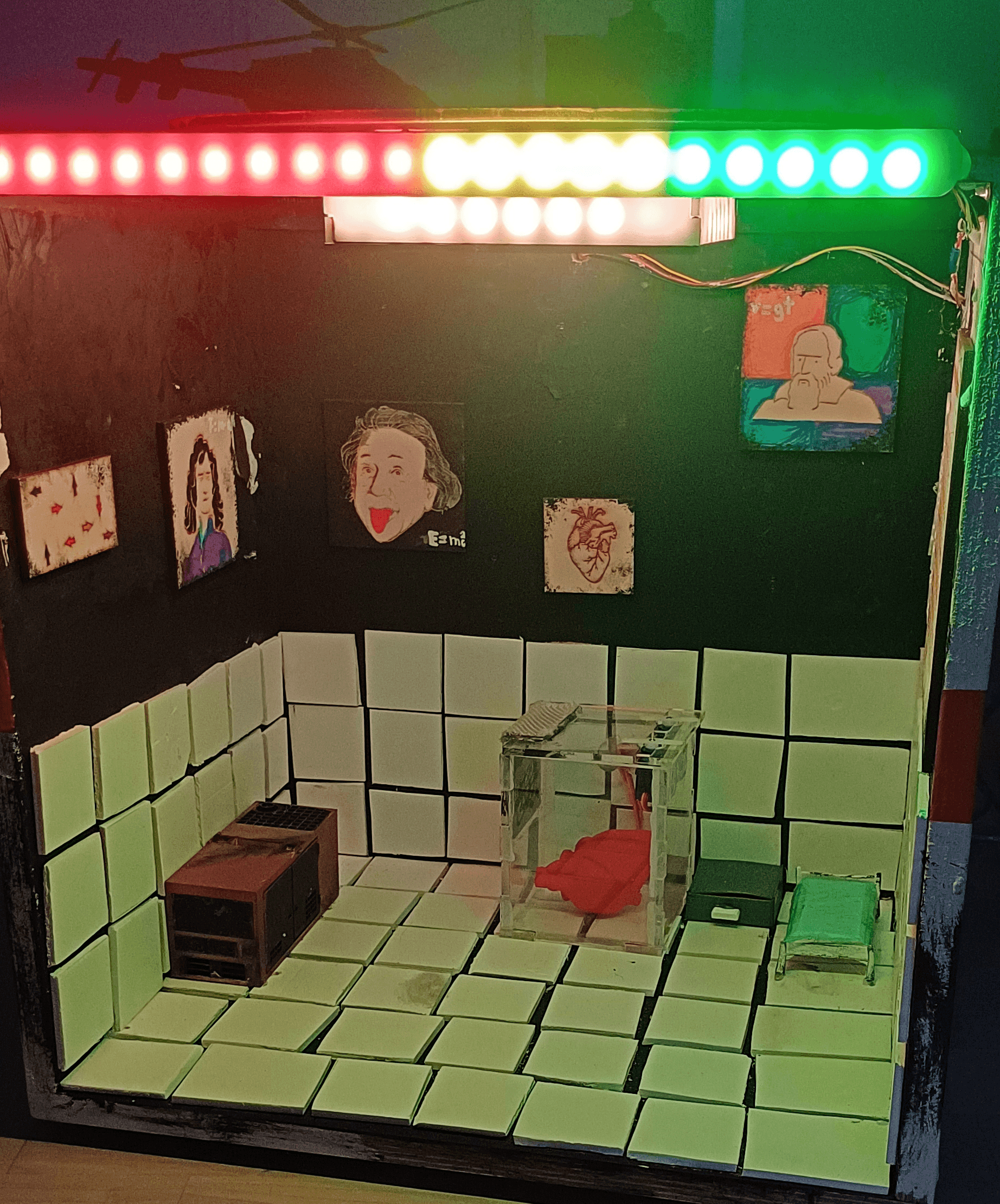 Escape-Room-Box im Dunkeln