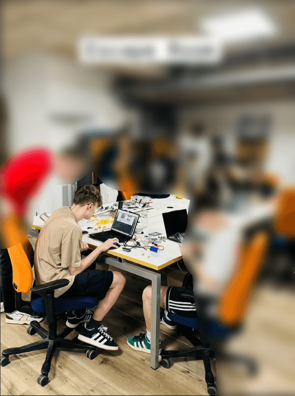 Alle Teams am Arbeiten